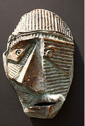 afbeelding van een bronzen beeld; titel: Masker