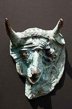 afbeelding van een bronzen beeld; titel: Masker